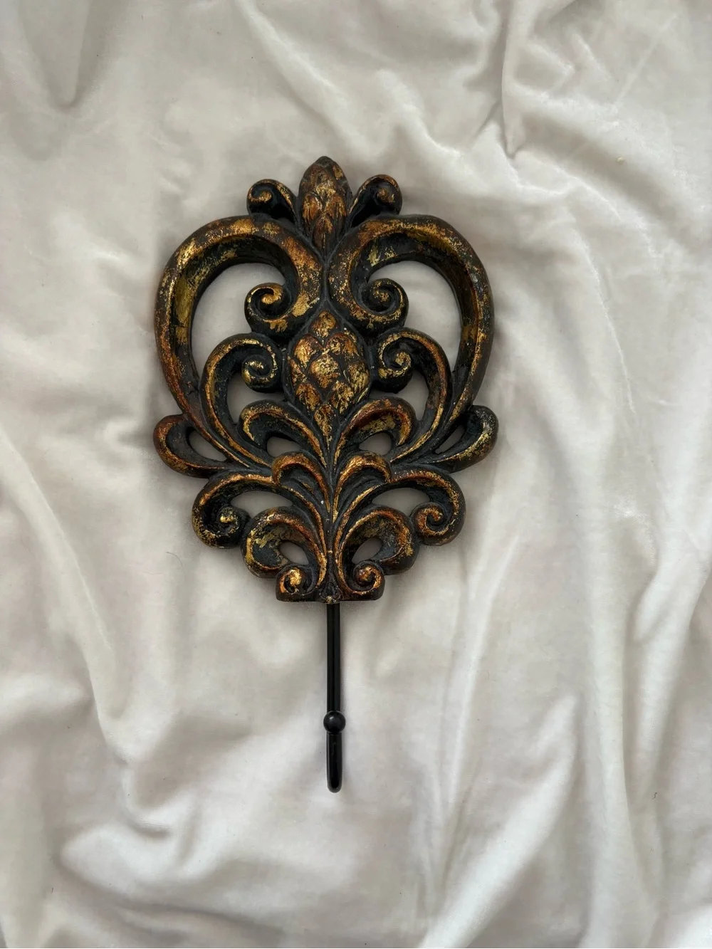 Vintage bronze baroque wall hook home decor metallic filigree